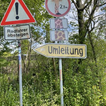 Radfahrer absteigen!